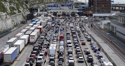 Warning issued to holidaymakers over three-hour queues at Dover