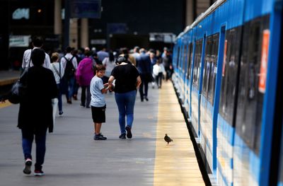 Argentina to raise public transport fares by 40% in Buenos Aires