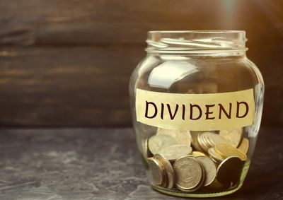 1 Dividend Stock Yielding Over 5%