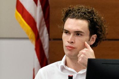 Parkland school shooter acted casually after fleeing