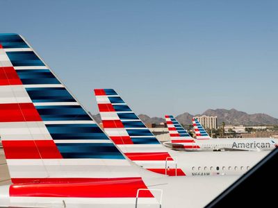 American Airlines, Delta Airlines Drop, But Which Travel Stock Held Trend?