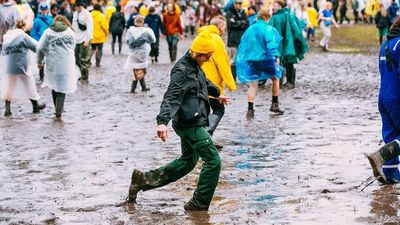 Splendour in the Grass music festival hit by Byron Bay's wild weather, causing performances to be cancelled