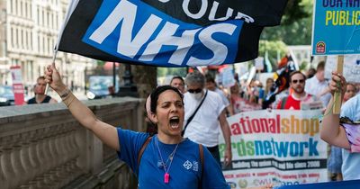 NHS workers 'threaten strike in autumn' amid pay row after below-inflation offer