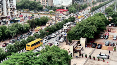 Noida: As work begins on Bhangel flyover, sector roads choke