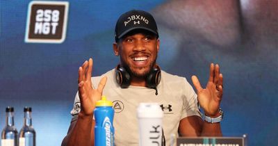 Anthony Joshua told to "sort his head out" before Oleksandr Usyk rematch