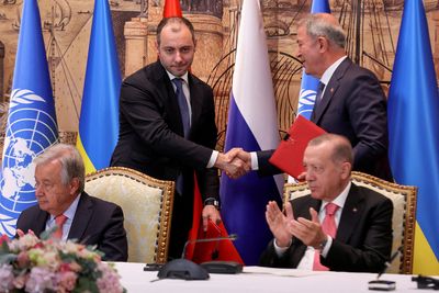 Russia, Ukraine sign UN-backed grain export deal