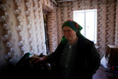 Along Ukraine front, the villagers who didn't leave are ghosts in the wasteland