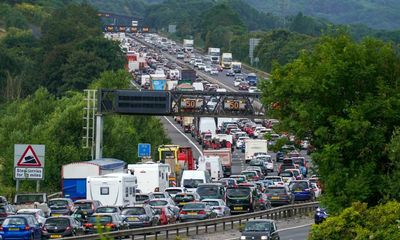 Holidaymakers face delays as fuel price protesters block M5