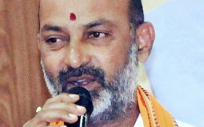 Congress, TRS should explain why they opposed Murmu, says Bandi