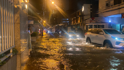 Thailand: Bangkok residents caught off guard by torrential rain