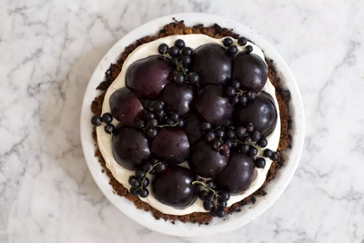 A simple mascarpone cream pie filling