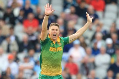 Pretorius strikes as South Africa dismiss England for 201 in 2nd ODI