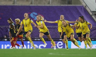 Linda Sembrant late show puts Sweden through to semi-final against England