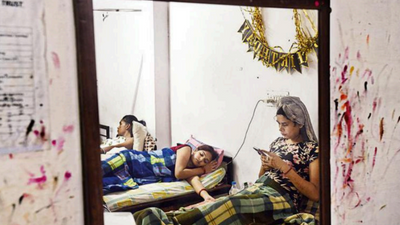 Delhi: Group of transgenders clashes with police, charges fly from both sides
