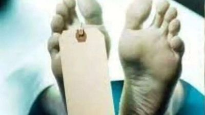 Accused of theft, man jumps off train, dies at hospital in Nashik