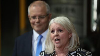 Karen Andrews defends election-day reveal of asylum seeker boat interception, government calls on Coalition to apologise