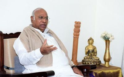 Kharge takes exception to debate on future Chief Minister of State in Congress