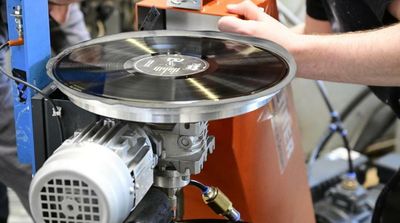World's First Bioplastic Vinyl Record Launched in the UK