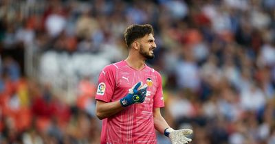 "I see it" - Valencia goalkeeper Giorgi Mamardashvili responds to Manchester United transfer links