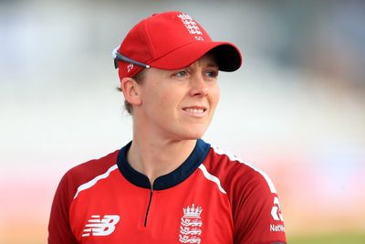 England captain Heather Knight out of South Africa T20 match with hip injury