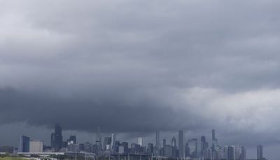 Small tornado confirmed in Naperville after severe overnight storms rake Chicago area