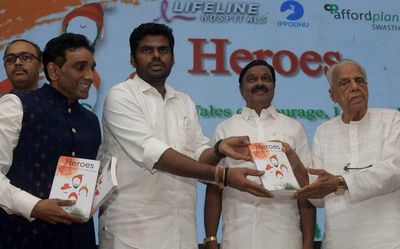 Surgeon releases book on freedom fighters