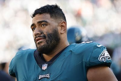 Watch: Eagles’ LT Jordan Mailata perform a medley of songs before a Ne-Yo concert