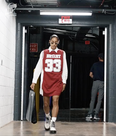 WNBA Superstar Skylar Diggins-Smith rocks throwback Kobe jersey before dropping 35 points on the Seattle Storm