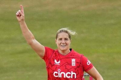 Katherine Brunt breaks England T20 record in series-clinching win over South Africa