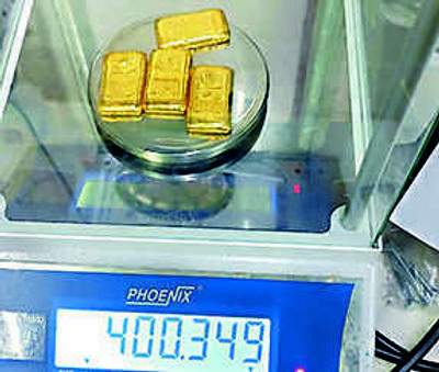 Kolkata: Four gold bars found under flight seat
