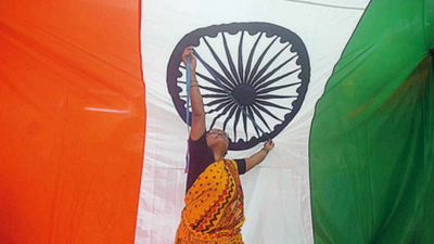 Maharashtra: Har Ghar Tiranga campaign shoots up Tricolour demand