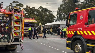 Nine people injured in serious crash involving truck, bus and multiple cars at South Eastern Freeway