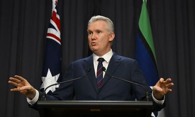 Unions warn Tony Burke against potential debate on the better-off-overall test