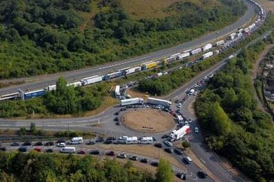 Folkestone becomes ‘new hotspot of holiday hell’ as travel ‘chaos’ hits drivers crossing channel on Eurotunnel