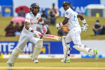 Chandimal propels Sri Lanka in Mathews' 100th Test