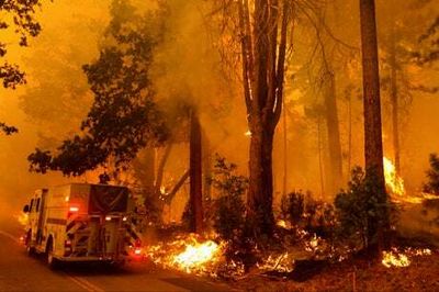 Emergency declared as wildfire rages near Yosemite National Park in California