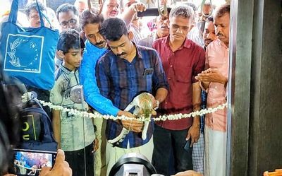 Kondotty market’s ‘pet cat’ inaugurates shop named after it in Malappuram