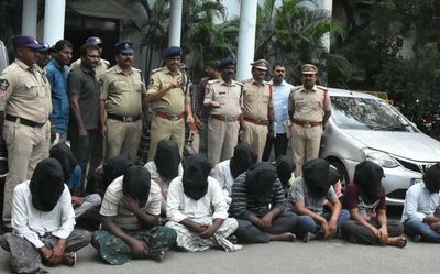 Andhra Pradesh: 13-member inter-State extortion gang busted