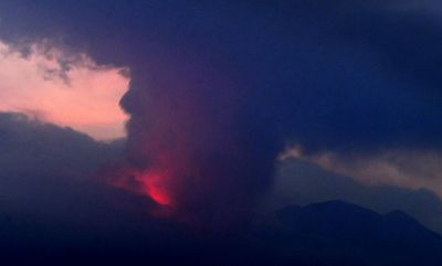 Japan puts alerts to the highest level for the Sakurajima volcano after it erupted