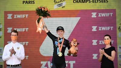 Wiebes wins the opening stage of the first women's Tour de France