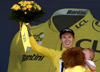 Wiebes outsprints Vos to win first stage of women's Tour de France