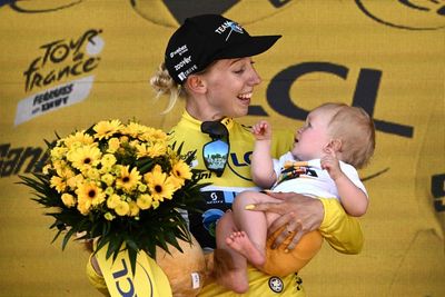 Lorena Wiebes sprints to win in first stage of Tour de France Femmes