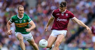 The Fields of Athenry rings out around Croke Park as Galway fans cheer on underdogs vs Kerry