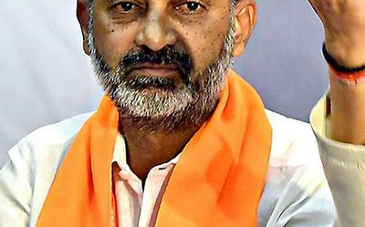 ‘Pay salaries, pensions on 1st of every month’