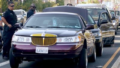 Los Angeles park shooting leaves 2 people dead and 5 others injured
