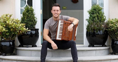 Celebrities Doireann Garrihy and Nathan Carter head west for Galway Races