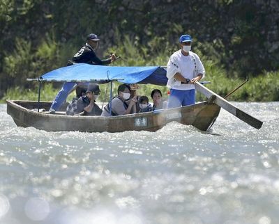 Kuma River rafting returns to Kumamoto Pref.