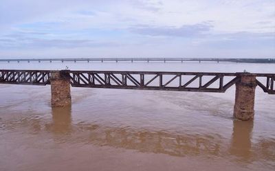 Fresh floods for Godavari create panic in river bed villages