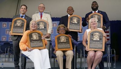 David Ortiz gets another hit at Baseball Hall of Fame induction ceremony