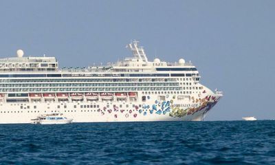 Cruise passengers shuttled into Venice by motor boat to dodge big ships ban